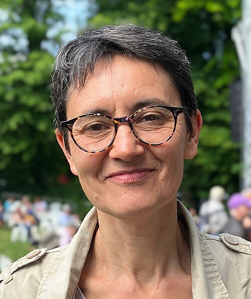 Portrait de Nathalie Arthaud en 2024
