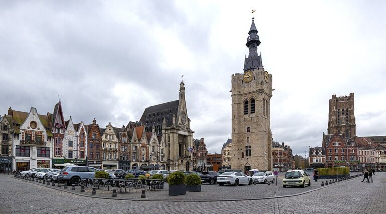 Grand-Place de Béthune dans le Pas-de-Calais