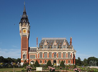 Hôtel de ville et beffroi de Calais dans le Pas-de-Calais