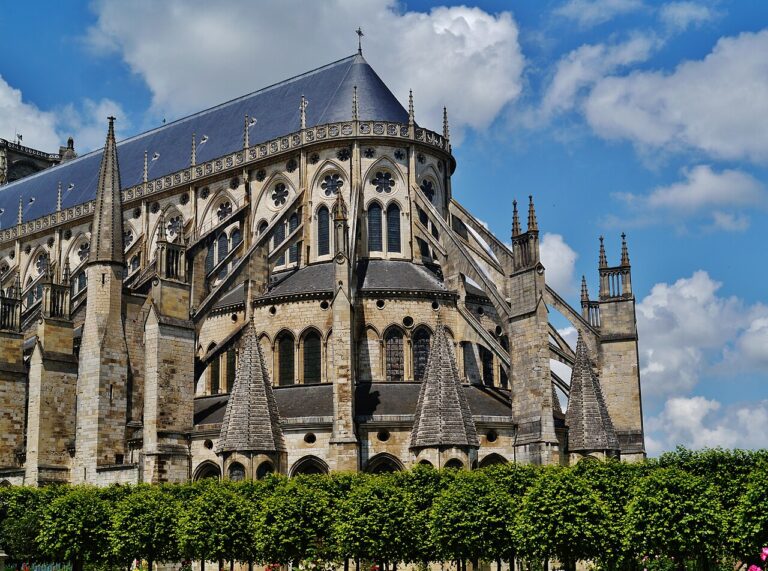 Cathédrale Saint-Étienne de Bourges dans le Cher