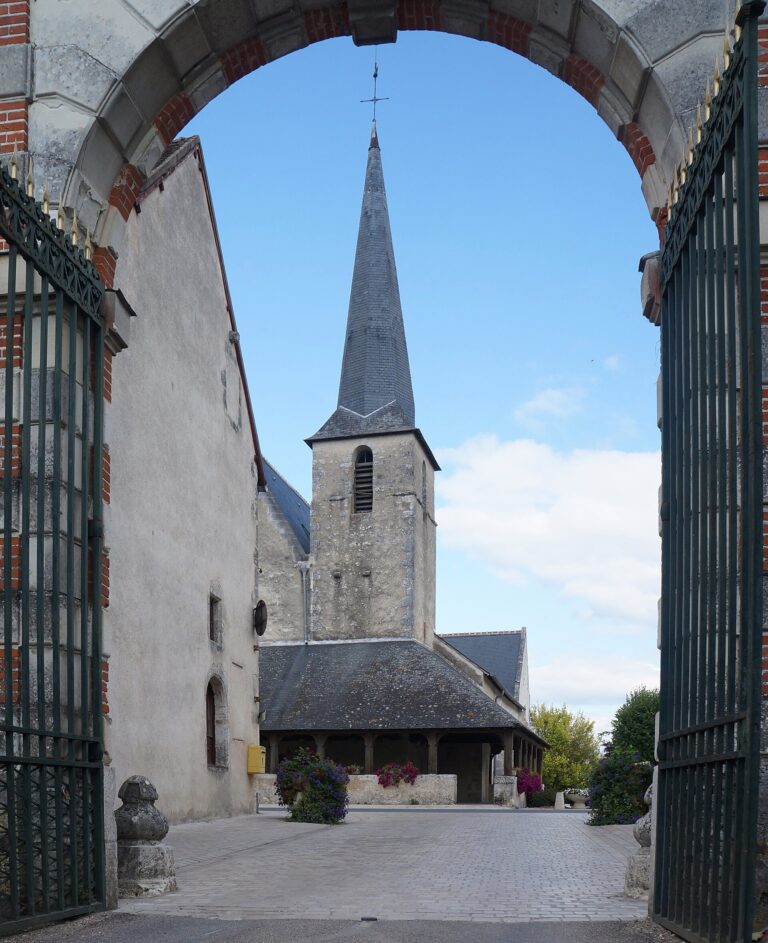 Église Saint-Étienne à Cheverny dans le Loir-et-Cher
