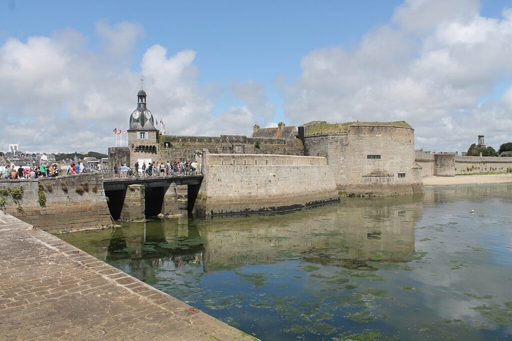 Remparts et tour de l’horloge de la Ville Close de Concarneau