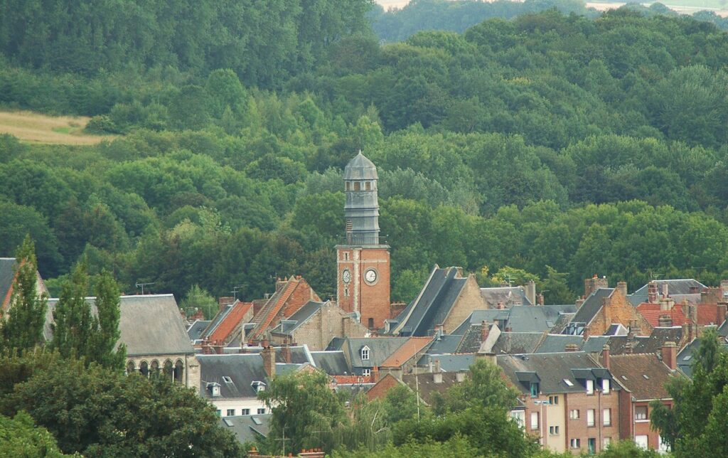 Panorama de Doullens avec le beffroi dans la Somme