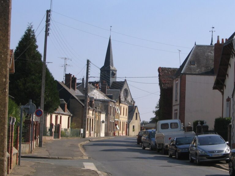 Rue principale de Droué dans le Loir-et-Cher
