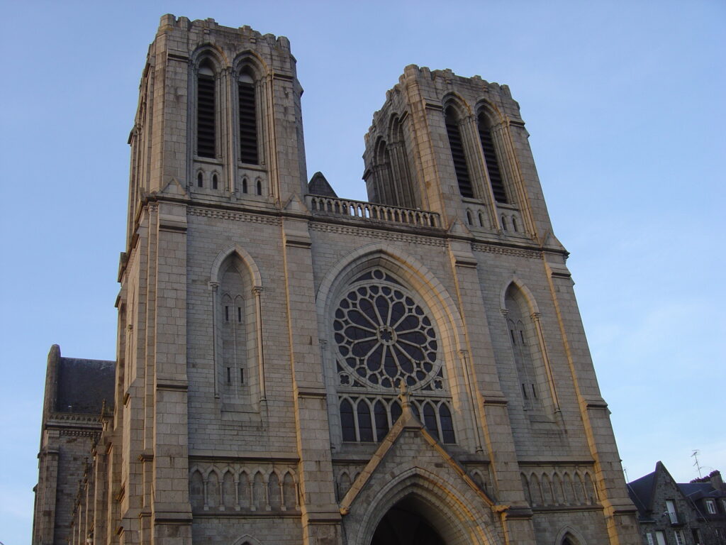 Église Saint-Germain à Flers dans l’Orne – guide CBD MJ Store
