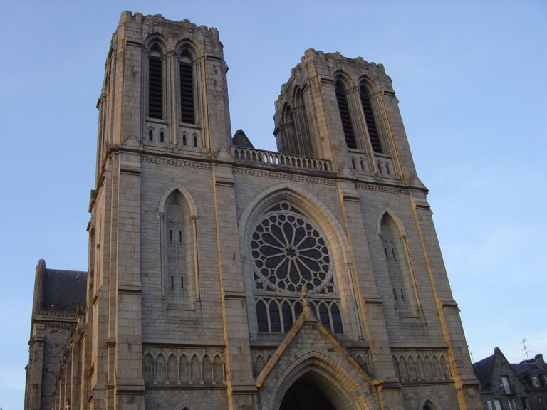 Église Saint-Germain à Flers dans l’Orne – guide CBD MJ Store