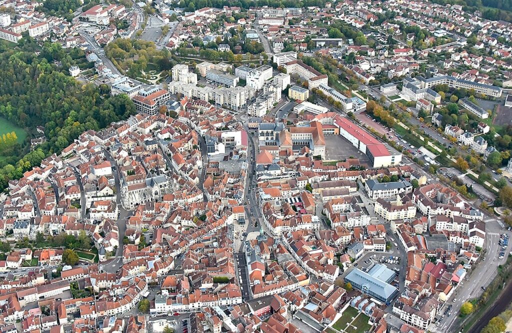 Vue générale de Chaumont en Haute-Marne pour illustrer le guide CBD Haute-Marne MJ Store