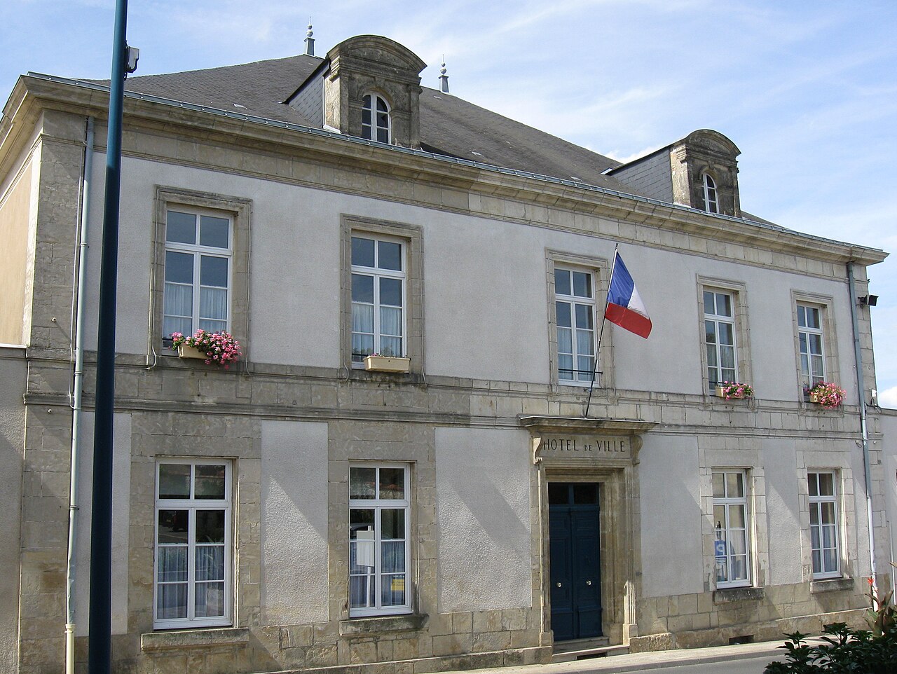 Mairie de La Châtaigneraie en Vendée