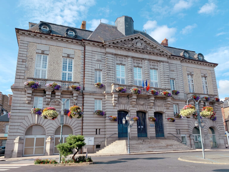 Mairie de La Ferté Macé dans l’Orne – guide CBD MJ Store