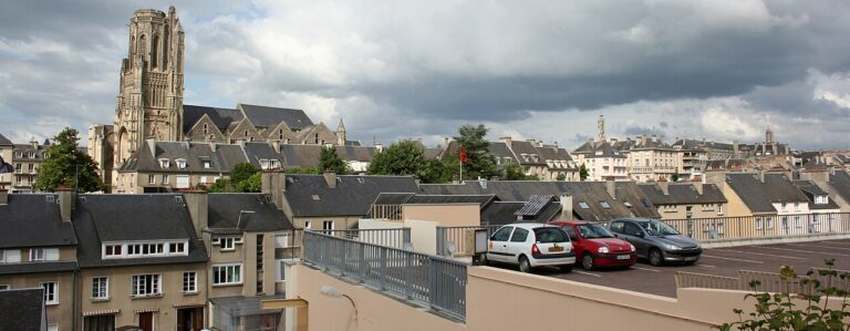 Panorama de Saint-Lô dans la Manche pour illustrer le guide CBD Manche MJ Store