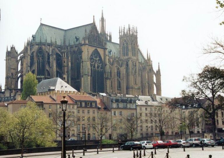 Panorama de Metz en Moselle pour illustrer le guide CBD Moselle MJ Store