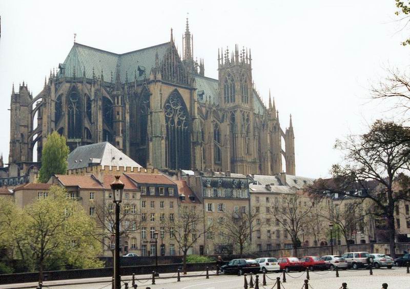 Panorama de Metz en Moselle pour illustrer le guide CBD Moselle MJ Store