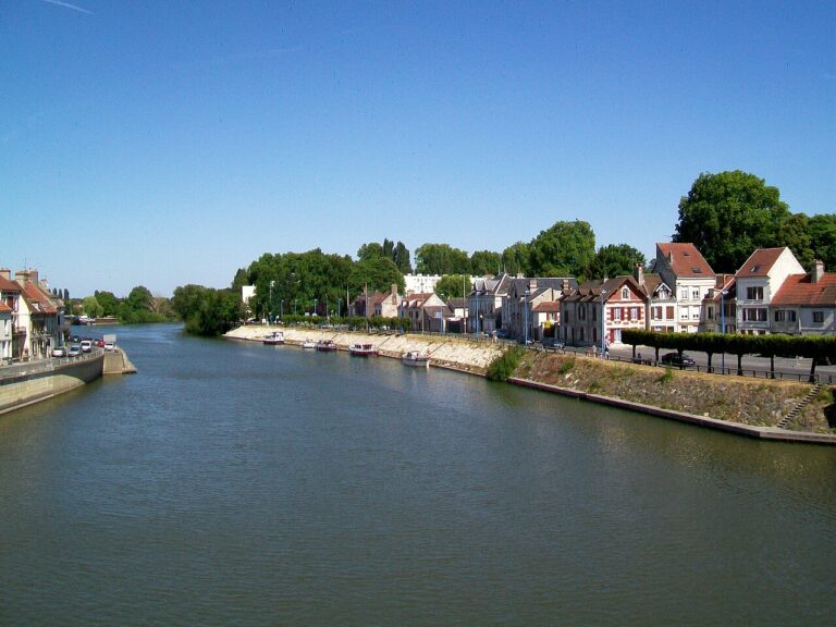 Pont-Sainte-Maxence dans l’Oise – guide CBD et livraison MJ Store