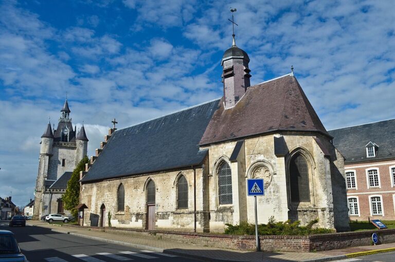 Beffroi et chapelle de Rue dans la Somme