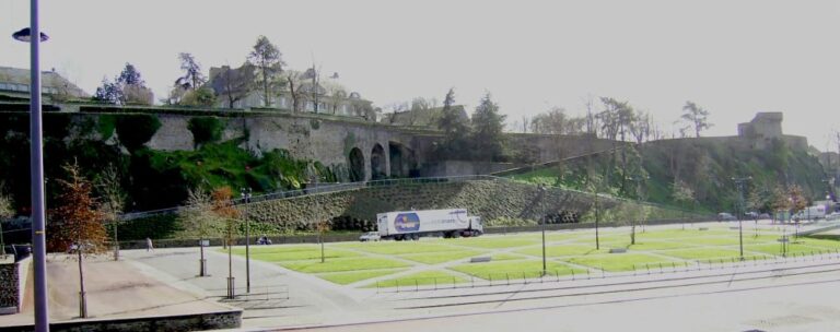 Remparts de Saint-Lô dans la Manche – guide CBD Saint-Lô MJ Store