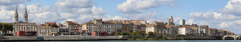 Quais de Mâcon en Saône-et-Loire pour illustrer le guide CBD Saône-et-Loire MJ Store