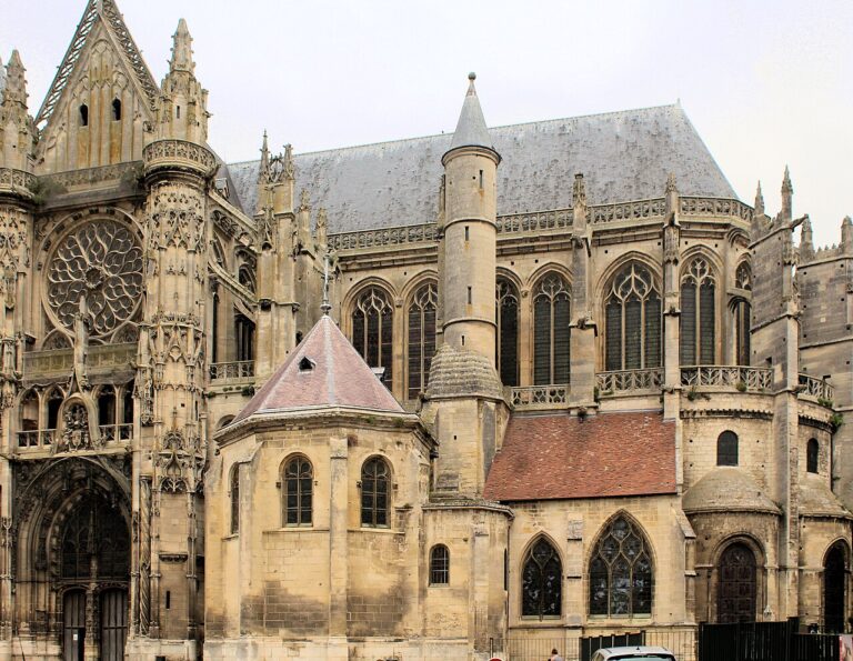 Senlis dans l’Oise – guide CBD et livraison MJ Store