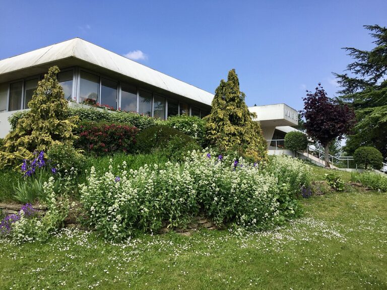 La mairie de Cucq et ses jardins, photographiés en 2021