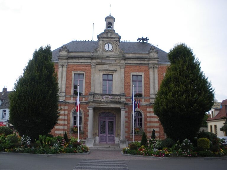 L’hôtel de ville d’Étaples, photographié en 2010