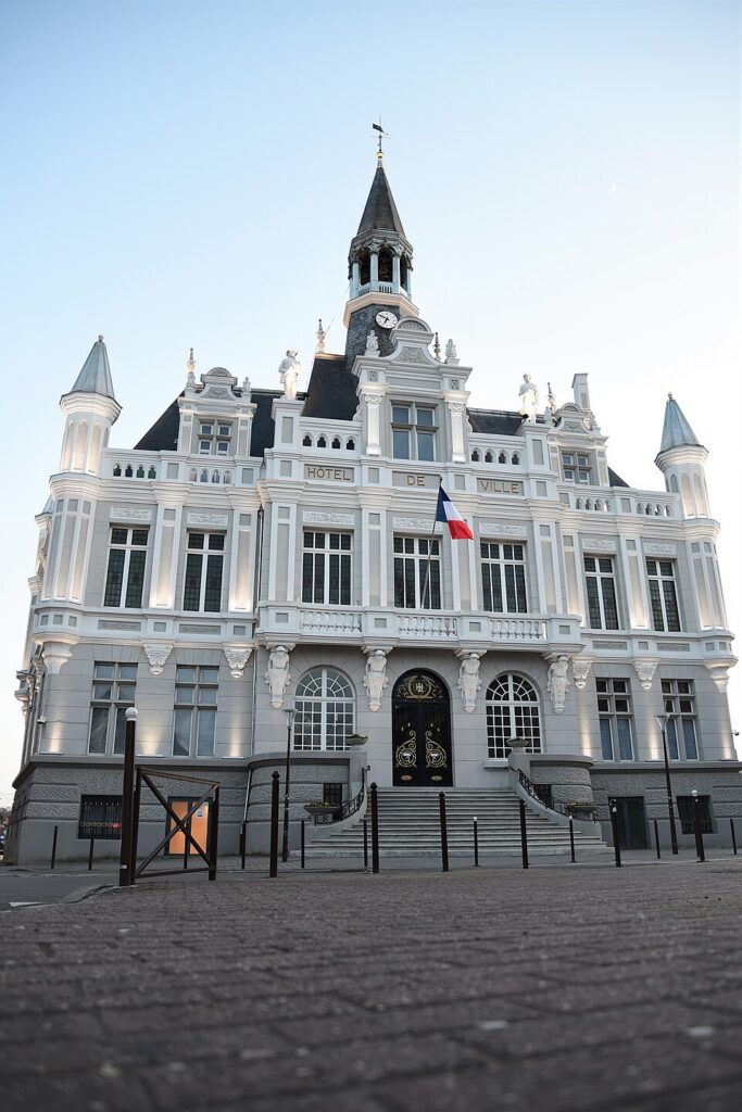 Façade de l’hôtel de ville de Hénin-Beaumont