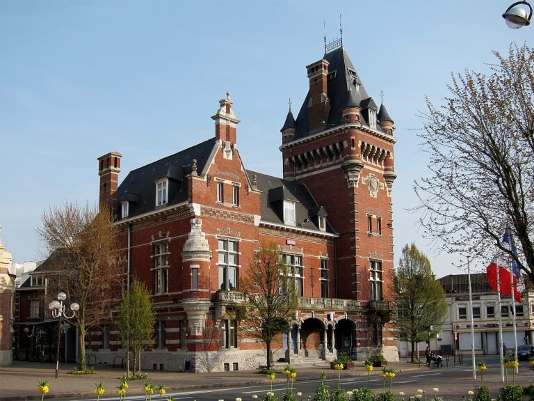Hôtel de ville de La Madeleine dans le Nord