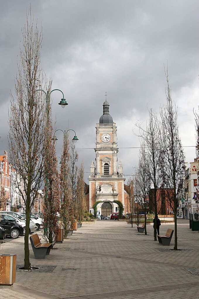 Place Jean Jaurès à Lens dans le Pas-de-Calais