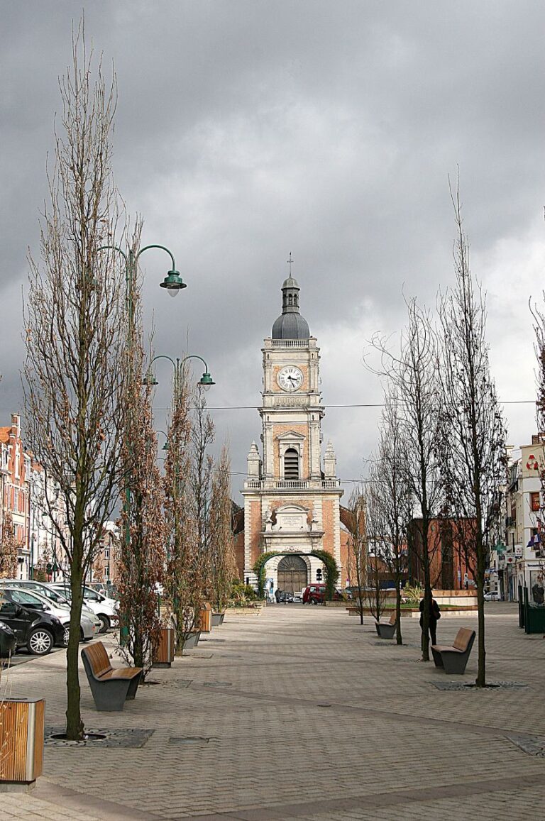 Place Jean Jaurès à Lens dans le Pas-de-Calais