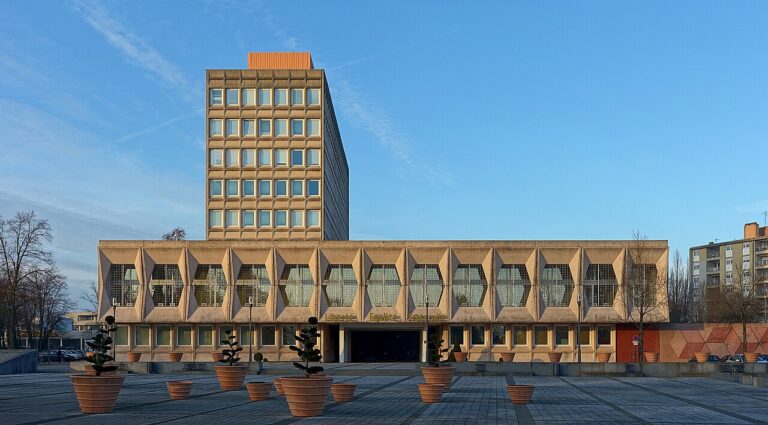 Hôtel de ville de Maubeuge dans le Nord