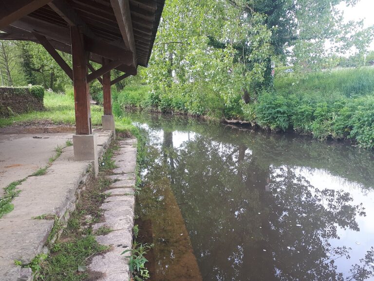 Lavoir sur le Doueff à Mauron