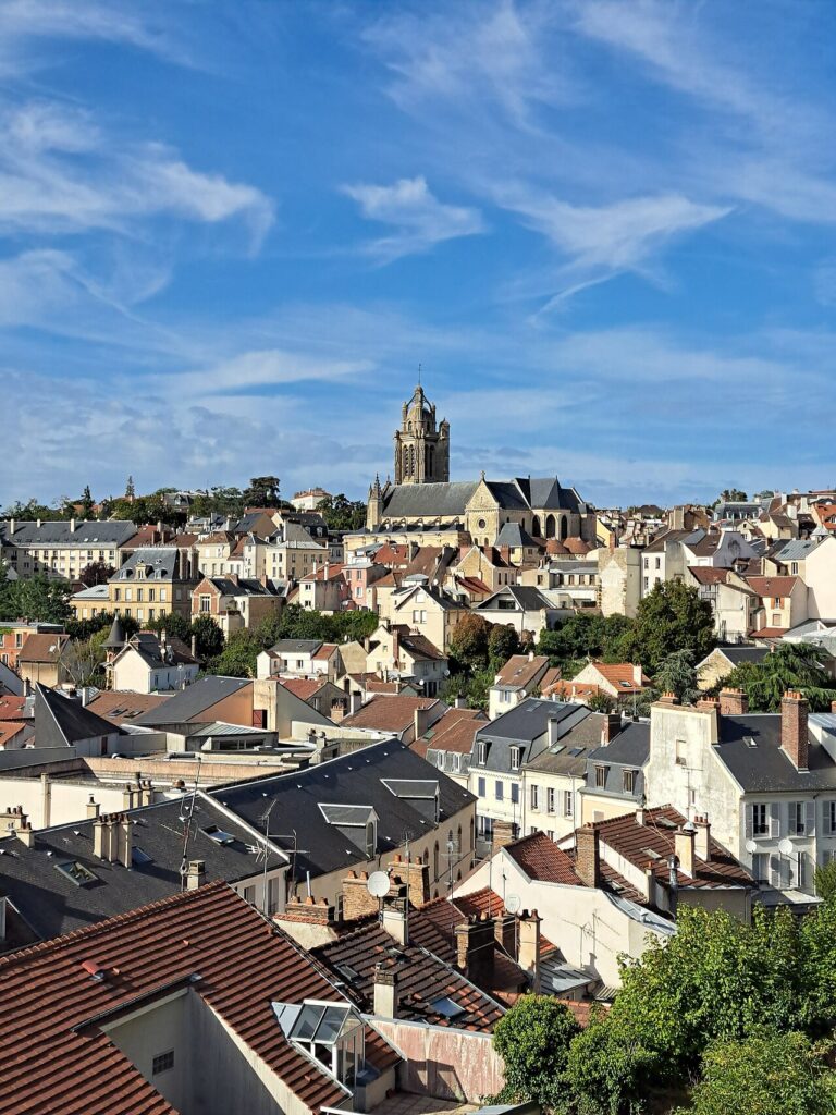 Toits du vieux Pontoise et cathédrale Saint-Maclou