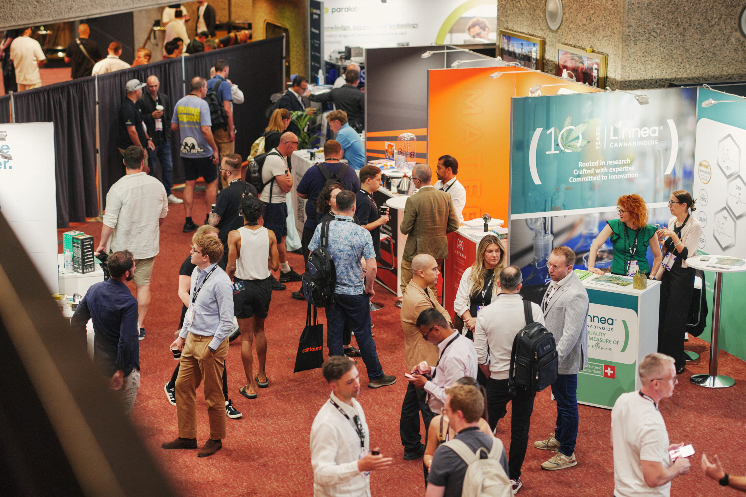 Espace exposants d’une édition antérieure de Cannabis Europa, photographie officielle